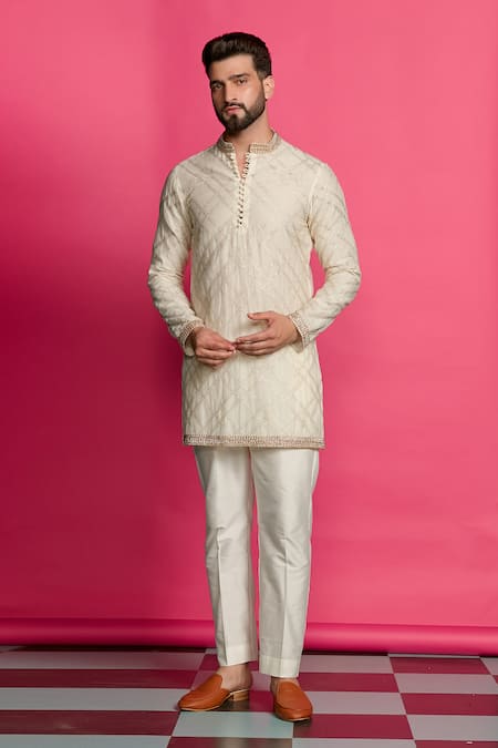 Priyanka Jain_Ivory Chanderi, Cotton Zari Geometric Embroidered Kurta Set _Online_at_Aza_Fashions