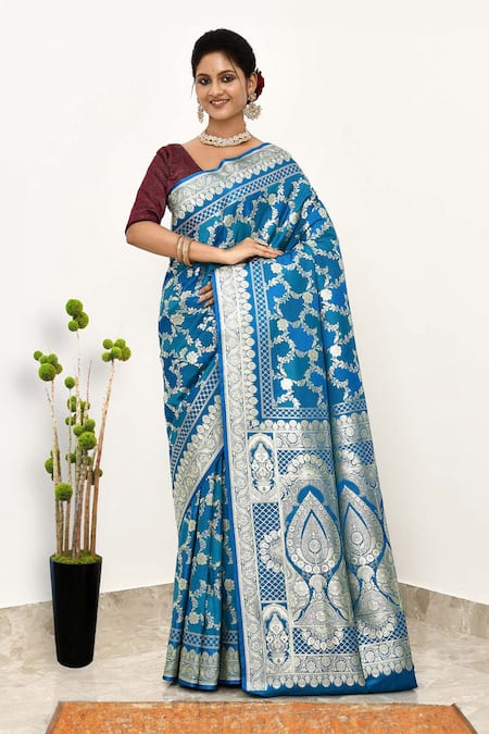Naaritva India Crest Bloom Vine Woven Saree With Running Blouse 