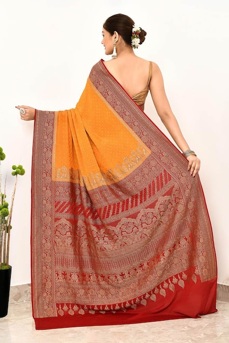 Naaritva India Zari Woven Butti Banarasi Saree With Running Blouse 