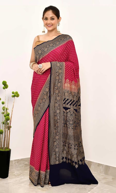 Naaritva India Floral Vine Contrast Border Saree With Running Blouse Piece 