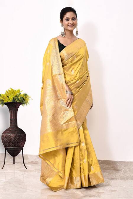 Naaritva India_Gold Kota Doria Flower Handloom Woven Banarasi Saree With Running Blouse _Online_at_Aza_Fashions