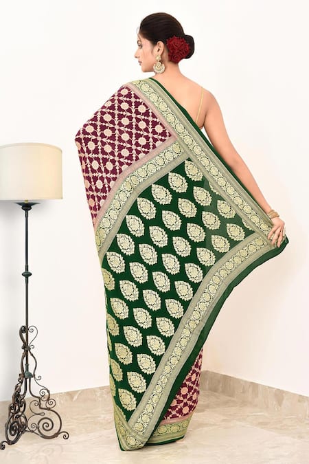 Naaritva India Checkered Woven Banarasi Saree With Running Blouse 