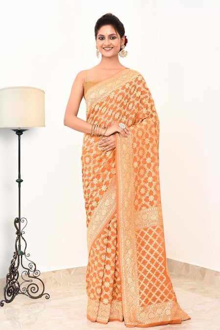 Naaritva India Floral Geometric Woven Saree With Running Blouse 