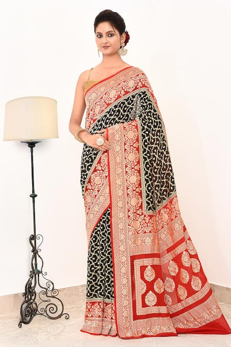 Naaritva India Floral Woven Pallu Saree With Running Blouse 