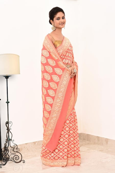 Naaritva India Peach Handloom Floral Geometric Pattern Banarasi Saree With Running Blouse Online at Aza Fashions Naaritva India_Peach Handloom Floral Geometric Pattern Banarasi Saree With Running Blouse _Online_at_Aza_Fashions