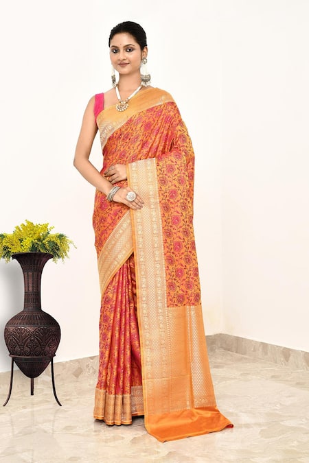 Naaritva India Handwoven Floral Pattern Saree With Running Blouse 