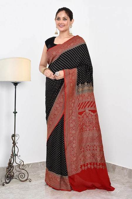 Naaritva India Black Crepe Handwoven Butti Contrast Saree With Running Blouse 