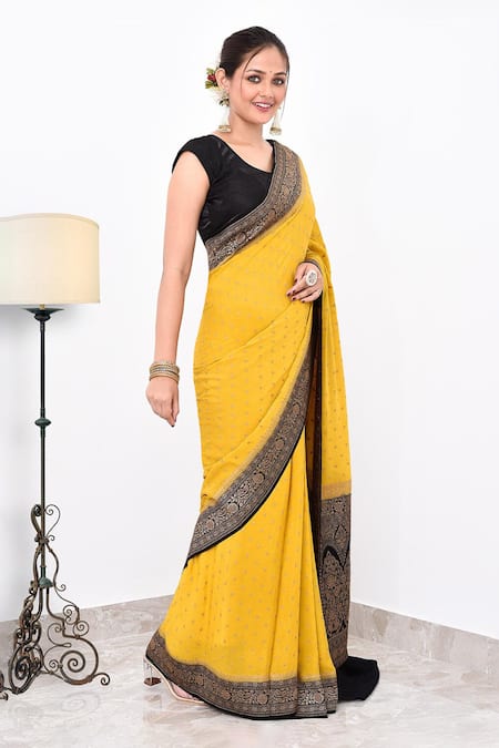 Naaritva India_Yellow Crepe Zari Contrast Pallu Detailed Banarasi Saree With Running Blouse _Online_at_Aza_Fashions