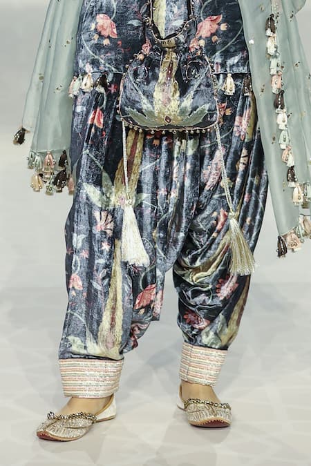 Payal Singhal Black Velvet, Muslin Applique, Batool Forest Whisper Print Kurta Salwar Set Online at Aza Fashions Payal Singhal_Black Velvet, Muslin Applique, Batool Forest Whisper Print Kurta Salwar Set _Online_at_Aza_Fashions