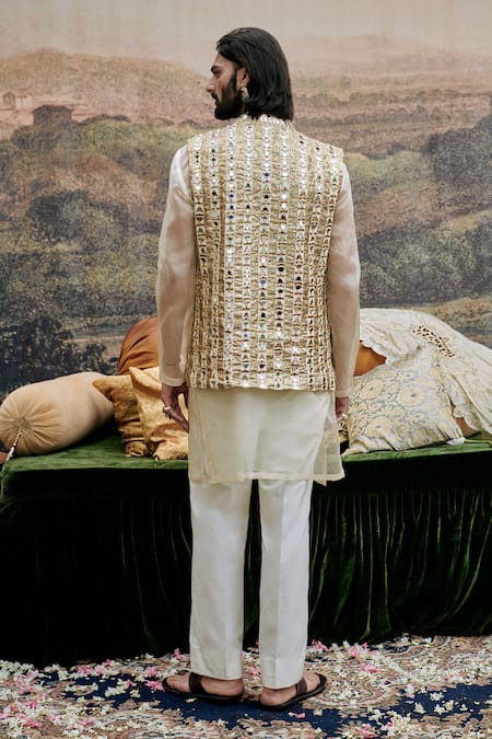 Shop Itrh White Organza, Chanderi, Cotton Gota Patti, Mirrors Embroidered Bundi Kurta Set at Aza Fashions Shop_Itrh_White Organza, Chanderi, Cotton Gota Patti, Mirrors Embroidered Bundi Kurta Set _at_Aza_Fashions