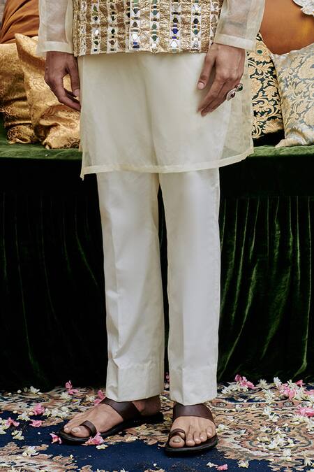 Shop Itrh White Organza, Chanderi, Cotton Gota Patti, Mirrors Embroidered Bundi Kurta Set Online at Aza Fashions Shop_Itrh_White Organza, Chanderi, Cotton Gota Patti, Mirrors Embroidered Bundi Kurta Set _Online_at_Aza_Fashions