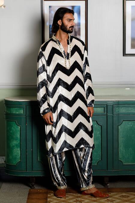 PS Pret By Payal Singhal_Off White Velvet Mirrors, Gota Patti Chevron Print Kurta With Salwar _Online_at_Aza_Fashions