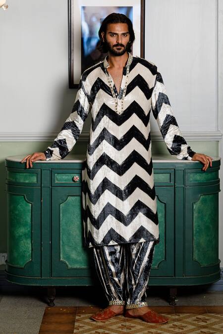 Buy_PS Pret By Payal Singhal_Off White Velvet Mirrors, Gota Patti Chevron Print Kurta With Salwar 
