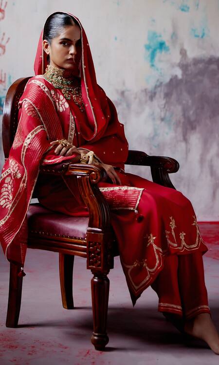 Buy_Deep Thee_Red Silk Organza Metallic Thread, Embroidery Zardozi A-line Kurta Pant Set 