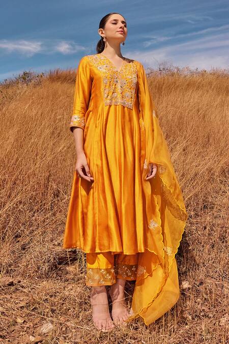 Shop Islie By Priya Jain Orange Organza, Silk Sequins, Beads, Embroidery V-neck Floral Yoke Anarkali Set Online at Aza Fashions Shop_Islie By Priya Jain_Orange Organza, Silk Sequins, Beads, Embroidery V-neck Floral Yoke Anarkali Set _Online_at_Aza_Fashions