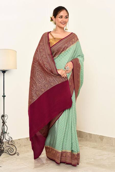 Naaritva India_Green Crepe Zari Contrast Flower Veil Hem Banarasi Saree With Running Blouse _Online_at_Aza_Fashions