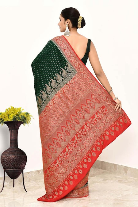 Naaritva India Zari Woven Floral Pallu Banarasi Saree With Running Blouse 