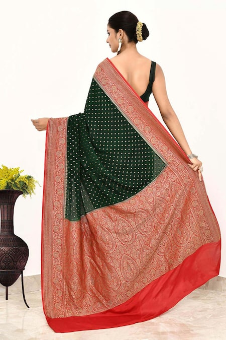 Naaritva India Zari Woven Floral Drop Banarasi Saree With Running Blouse 