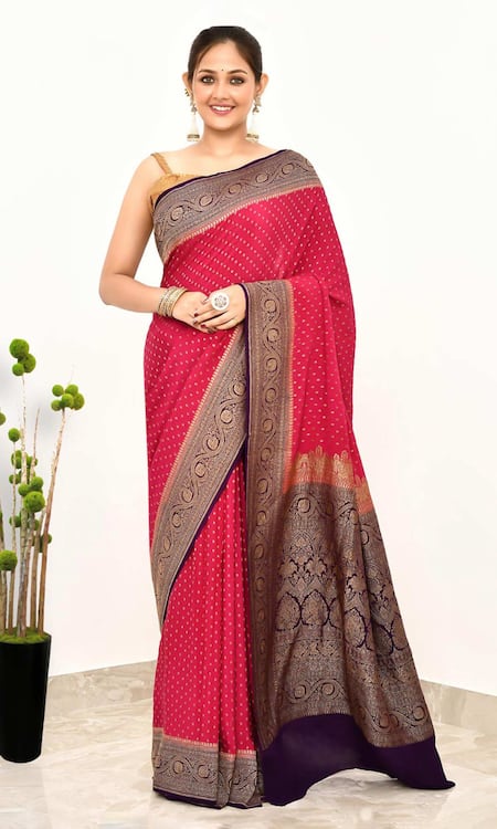 Naaritva India Woven Vine Border Saree With Running Blouse Piece 