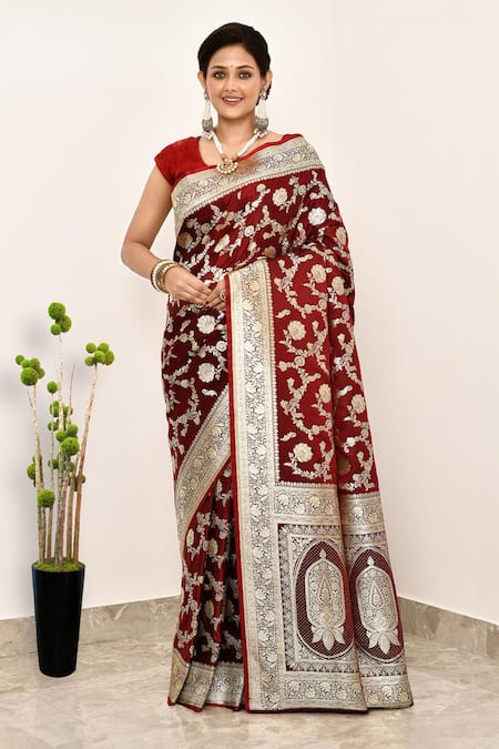 Naaritva India Gullista Bloom Woven Saree With Running Blouse 