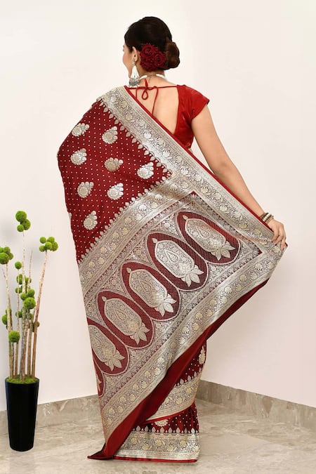 Naaritva India Trellis Bloom Woven Banarasi Saree With Running Blouse 