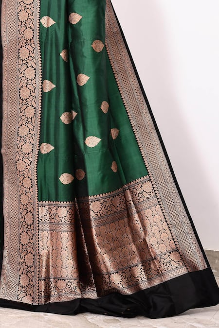 Buy_Naaritva India_Green Kota Doria Lotus Border Woven Banarasi Saree With Running Blouse _Online_at_Aza_Fashions