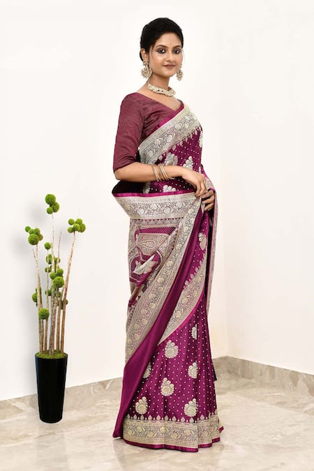 Naaritva India_Wine Silk Phoolista Bloom Booti Woven Banarasi Saree With Running Blouse _Online_at_Aza_Fashions