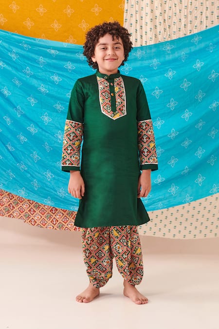 CUTE COUTURE Green Silk Print Folklore Motif Patch Kurta With Dhoti Pant 