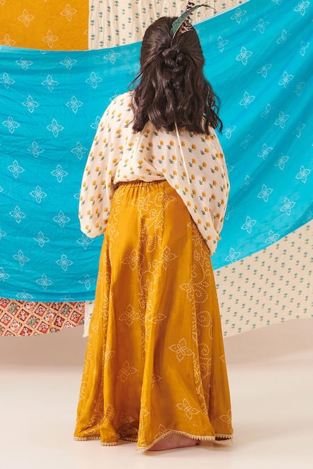 Cute Couture Phool Motif Print Top With Bandhani Bloom Print Lehenga 