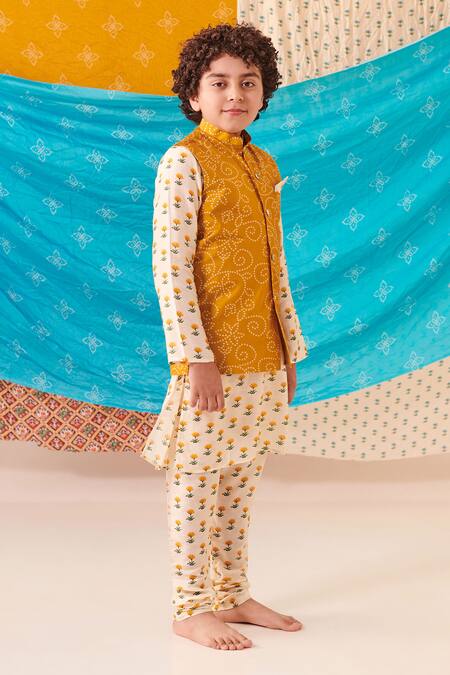 Cute Couture Yellow Cotton, Muslin Embroidery Bloom Bandhani Print Bundi Kurta Set Online at Aza Fashions Cute Couture_Yellow Cotton, Muslin Embroidery Bloom Bandhani Print Bundi Kurta Set _Online_at_Aza_Fashions