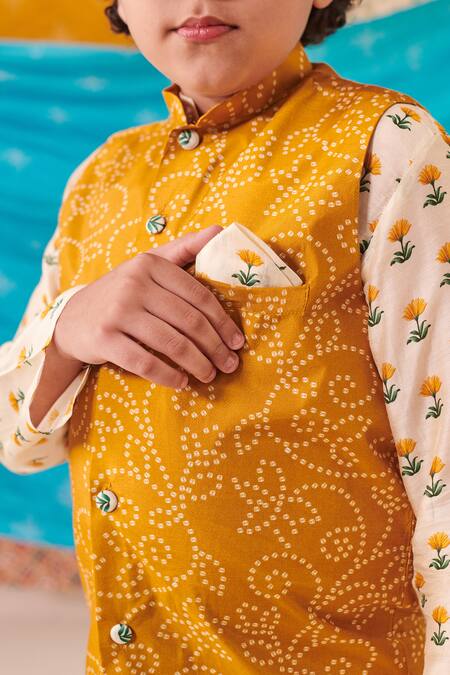 Shop Cute Couture Yellow Cotton, Muslin Embroidery Bloom Bandhani Print Bundi Kurta Set Online at Aza Fashions Shop_Cute Couture_Yellow Cotton, Muslin Embroidery Bloom Bandhani Print Bundi Kurta Set _Online_at_Aza_Fashions