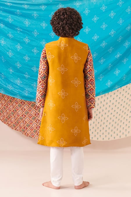 Cute Couture Bandhani Blossom Print Kurta Set 