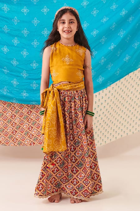 CUTE COUTURE Yellow Silk Print Phool Bloom Blossom Embroidered Top And Patola Lehenga Set 