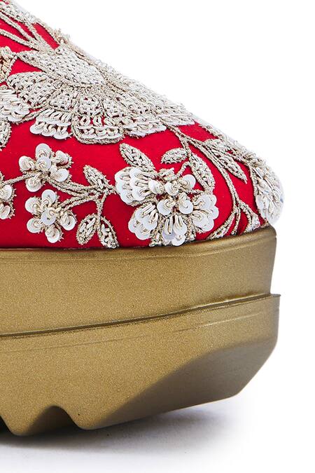 Buy_Anaar_Red Lady Rouge Zardozi Embroidered Wedge Sneakers