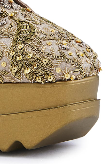 Buy_Anaar_Gold Checkmate Peacock Embroidered Wedge Sneakers 