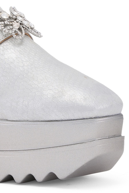 Anaar Silver Brooches Sweet Sins Butterfly Buckle Wedge Sneakers at Aza Fashions Anaar_Silver Brooches Sweet Sins Butterfly Buckle Wedge Sneakers _at_Aza_Fashions