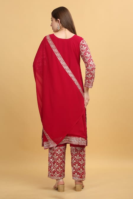 Aham-Vayam Meer Mughal Embroidered Kurta Set 