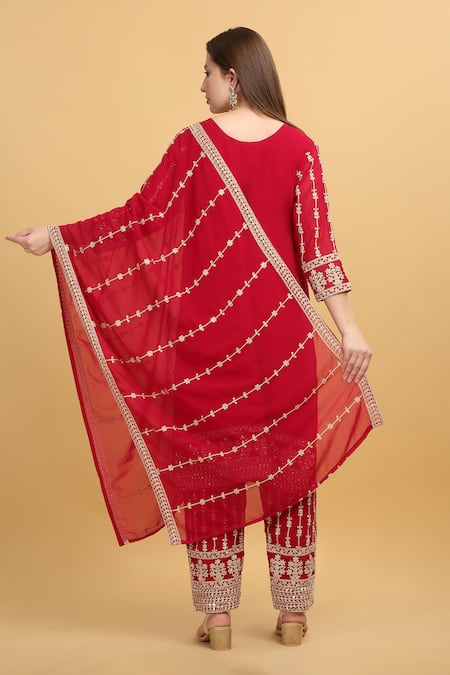 Aham-Vayam Khoobsurat Embroidered Kurta Set 