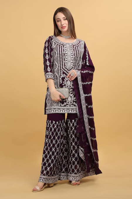 Aham-Vayam Kasbah Zari Thread Embroidered Kurta Set 