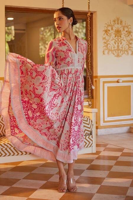 Kapraaaha_Pink Muslin Lace V-neck Floral Hand Block Print Dress _Online_at_Aza_Fashions