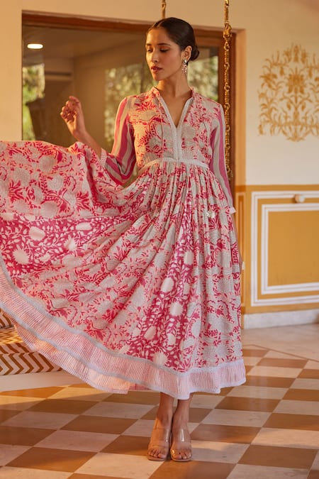 Buy_Kapraaaha_Pink Muslin Lace V-neck Floral Hand Block Print Dress _Online_at_Aza_Fashions