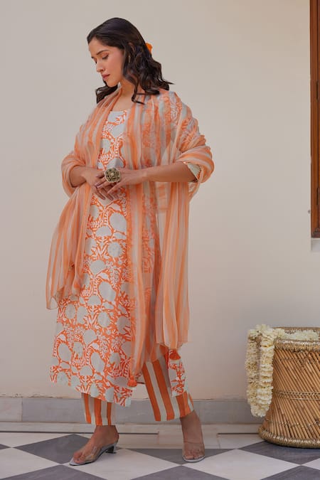 Kapraaaha Floral Block Print Kurta Set 