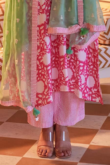 Buy_Kapraaaha_Pink Muslin Tassels Round Neck Floral Block Print Kurta Pant Set _Online_at_Aza_Fashions