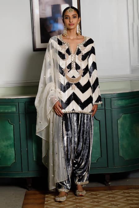 Payal Singhal_Black Velvet, Organza, Muslin Beads, Asfi Chevron Pattern Kurta Salwar Set _at_Aza_Fashions