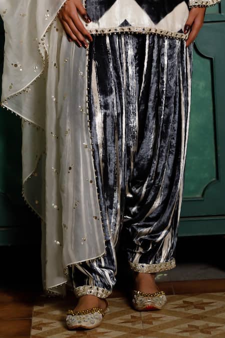 Buy_Payal Singhal_Black Velvet, Organza, Muslin Beads, Asfi Chevron Pattern Kurta Salwar Set 