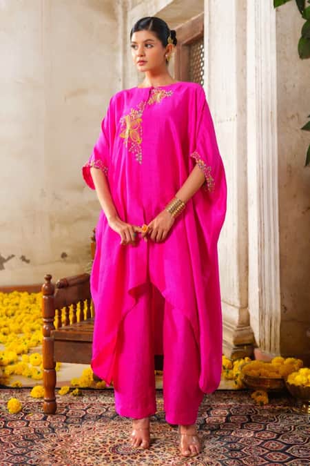 Anu Pellakuru_Pink Linen, Silk Cut Work, Embroidery Round Neck Resham Zari Tunic And Pant Set _Online_at_Aza_Fashions