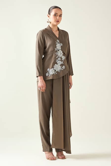 Shop Aakaar Green Modal Embroidery Floral Applique Blazer And Pant Set Online at Aza Fashions Shop_Aakaar_Green Modal Embroidery Floral Applique Blazer And Pant Set _Online_at_Aza_Fashions