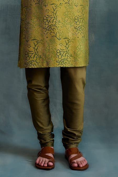 Krishna Mehta_Green Tussar Mirrors, Embroidery Geometric Maze Print Kurta With Churidar _Online_at_Aza_Fashions