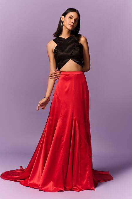 Emblaze_Black Viscose Halter Neck Solid Crop Top_Online_at_Aza_Fashions