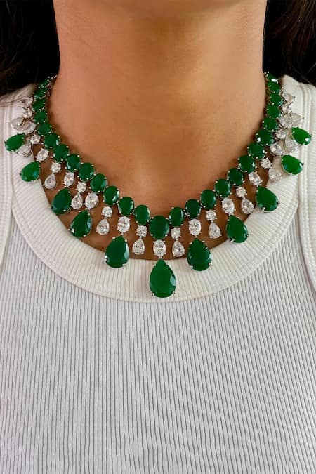 Prerto Emerald Infinite Orchid Diamond Necklace Set 